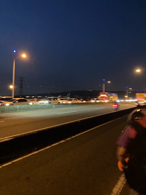 大肚橋，台中往彰化車流完全靜止